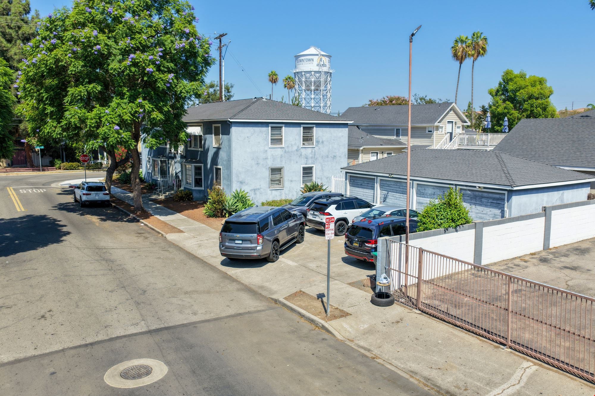 1221 N Lacy St