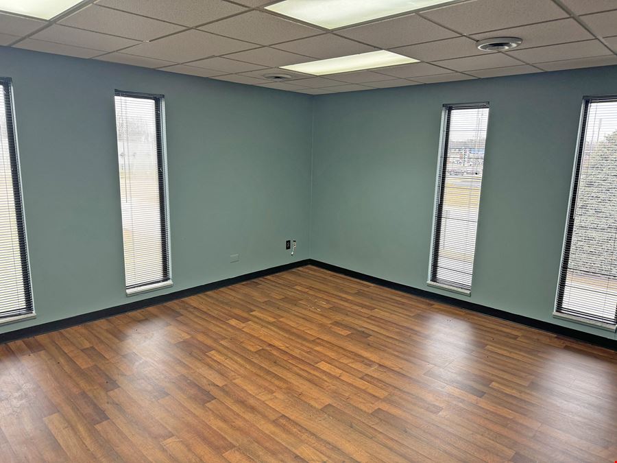 Clinton Office Plaza