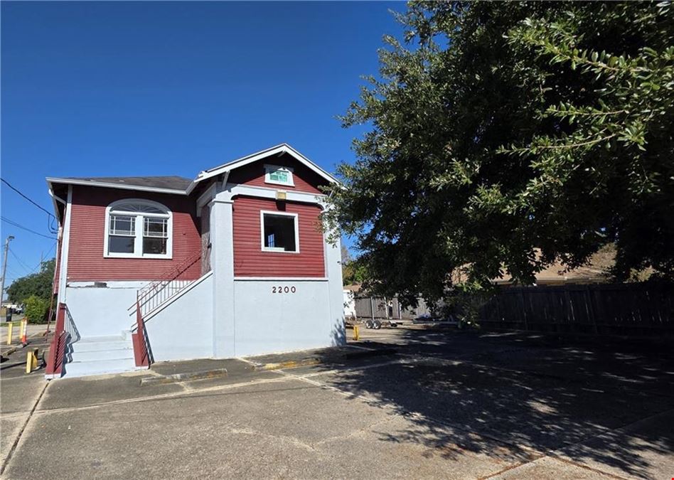 2200 Paris Rd
