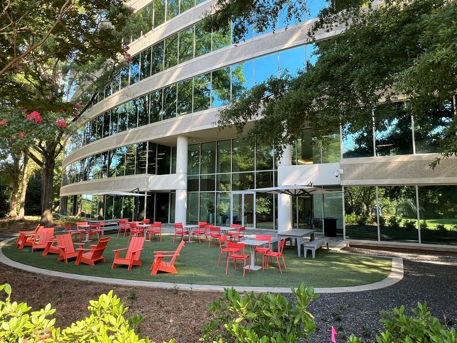 Bank-Owned Impressive ±103,105 RSF Office Building in Excellent Condition | Well Located in Metro Atlanta MSA