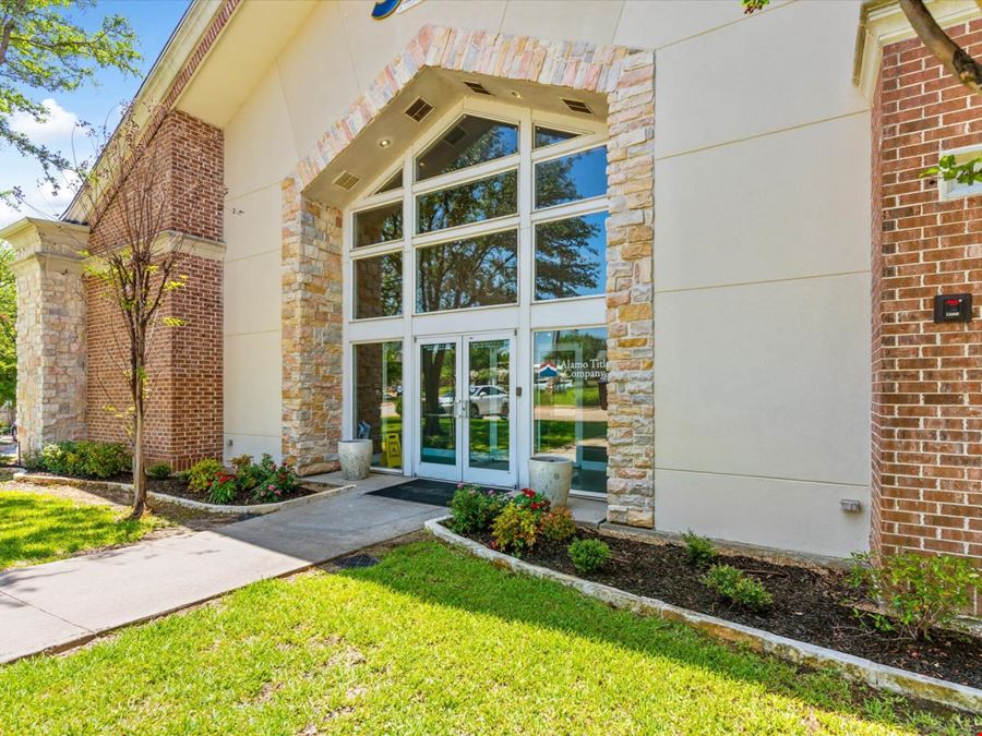 425 E Southlake Blvd