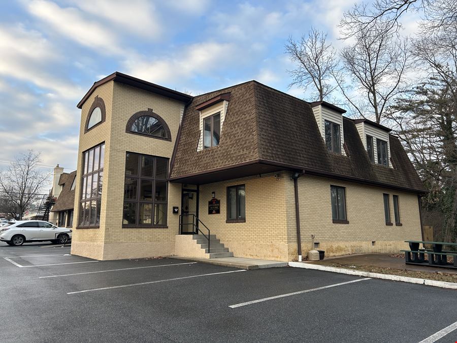 1813 Marsh Rd