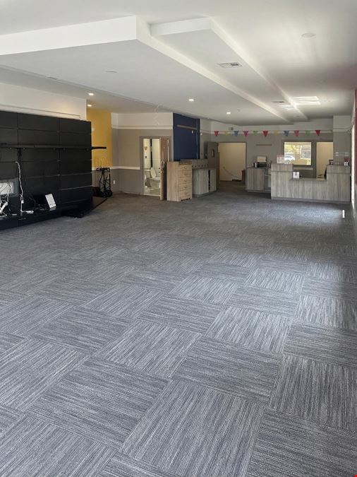 1,800 SF | 100 Manhattan Avenue | Move-In Ready Retail\Office Space with Basement for Lease