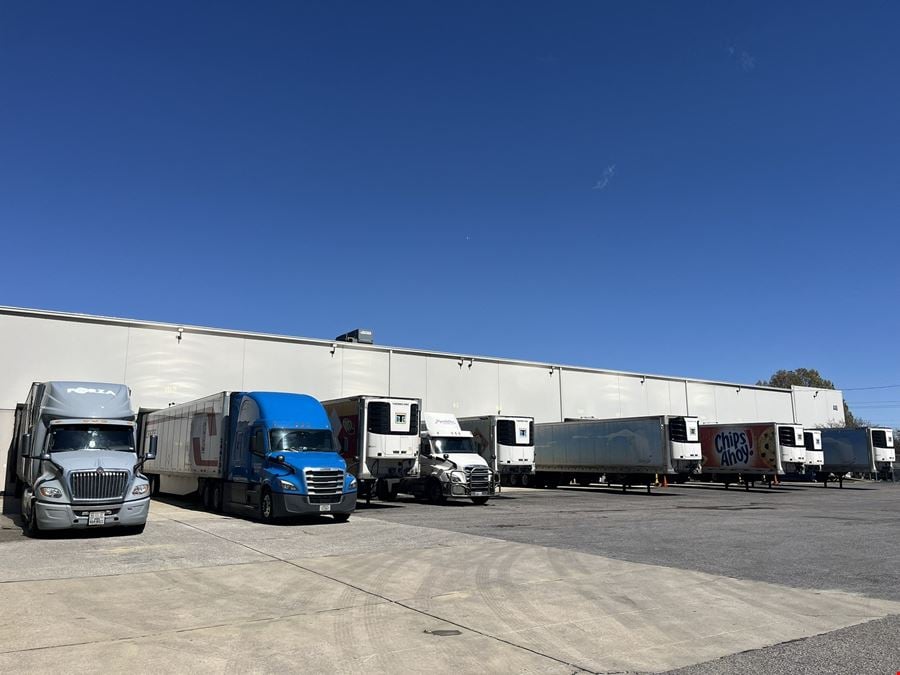 Freestanding 60,000 SF Warehouse Oxmoor Industrial Park
