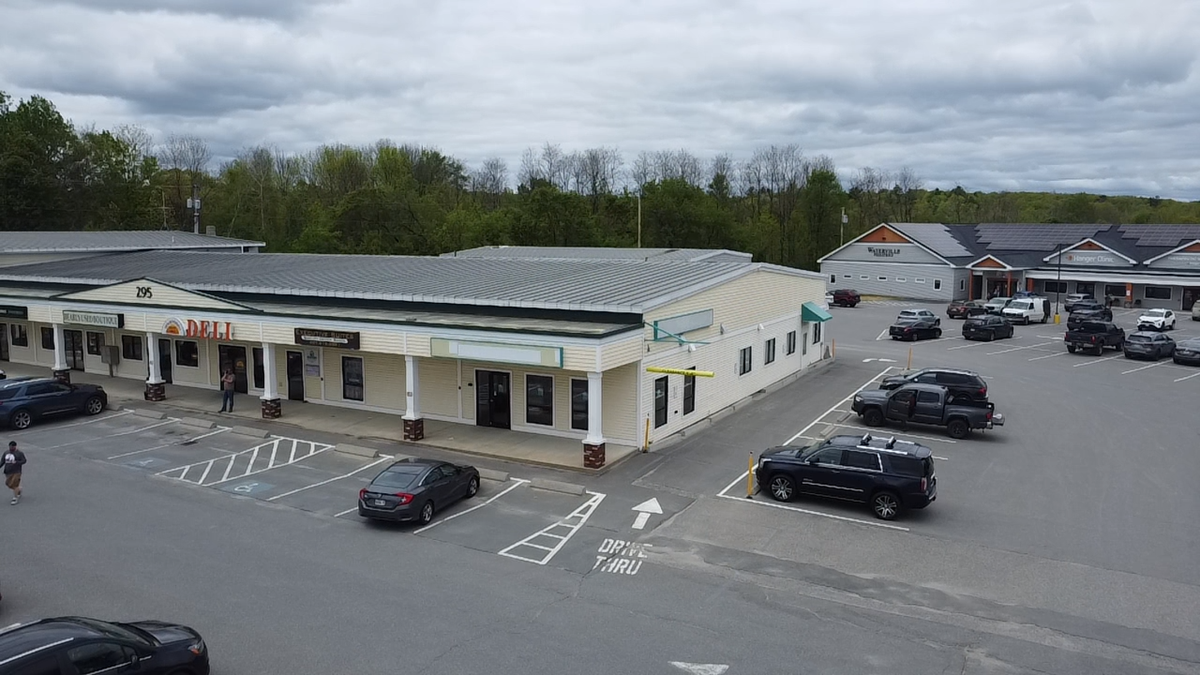 Retail End Cap For Sublease