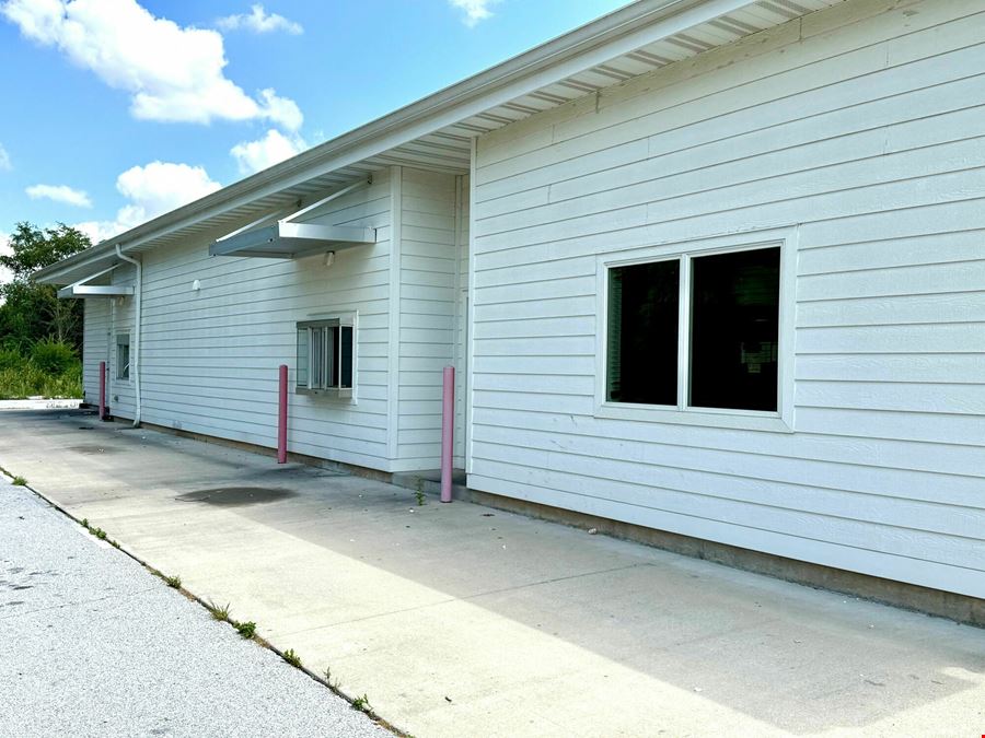 4,568' Restaurant For Sale with Drive Thru on Sunshine Street