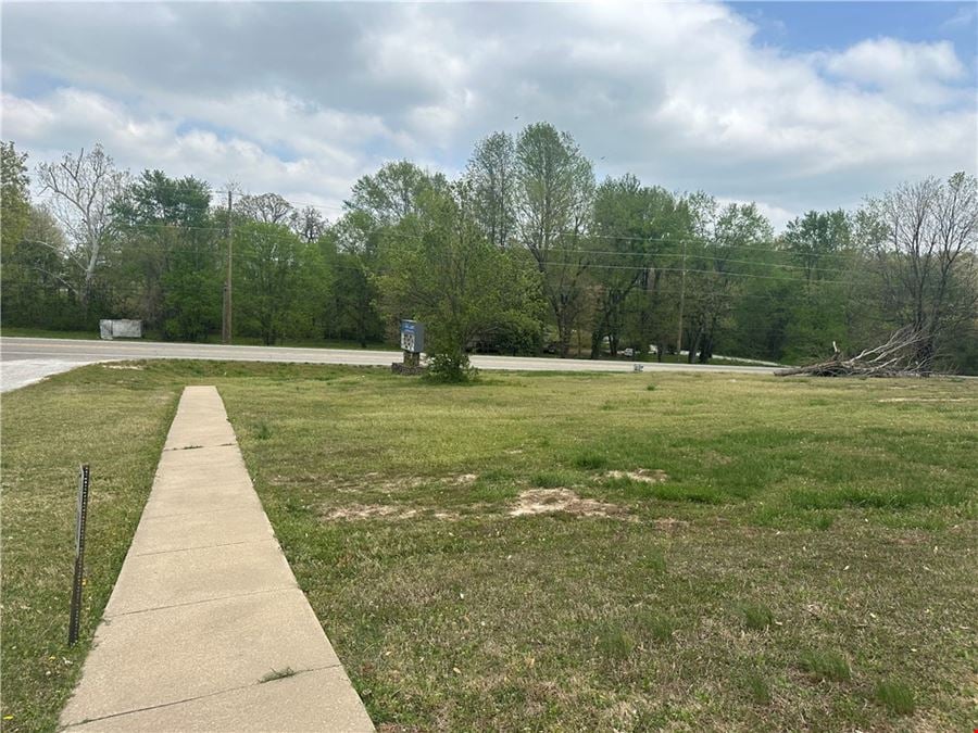 1602 Highway 7 N