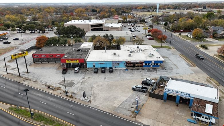 Preview of Retail space for Rent at 1018 East Irving Blvd
