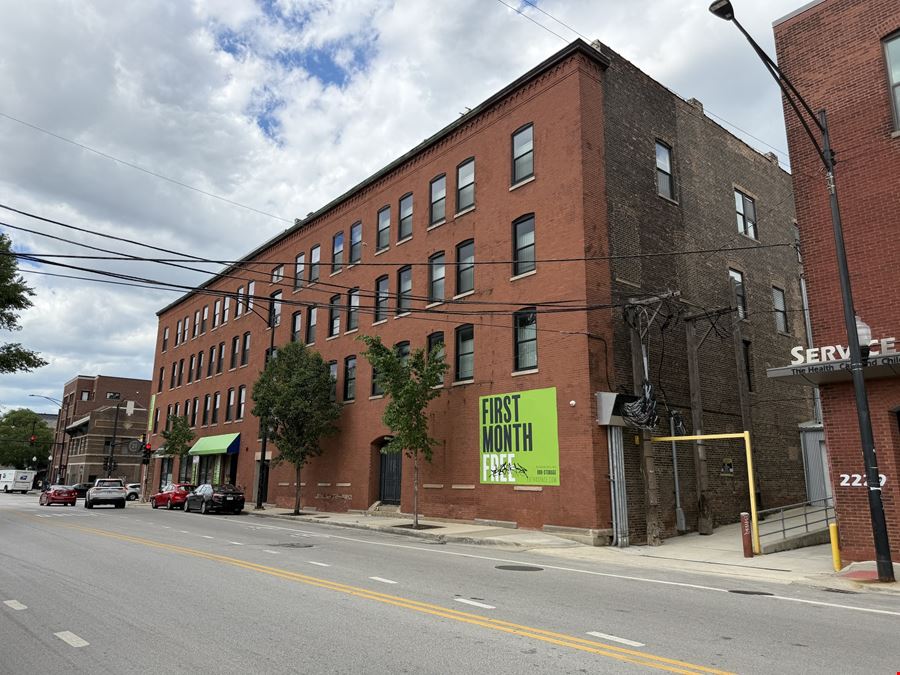 1,100 SF Pilsen Retail with Three I-90 Expressway Billboards