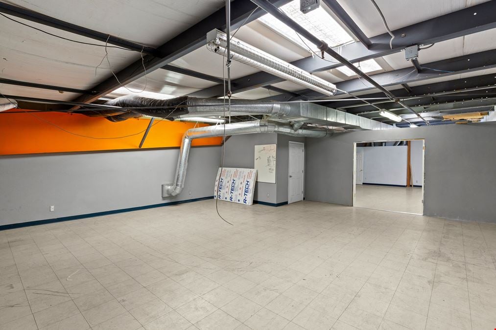 Office and Shop Space Near I-15 & Costco
