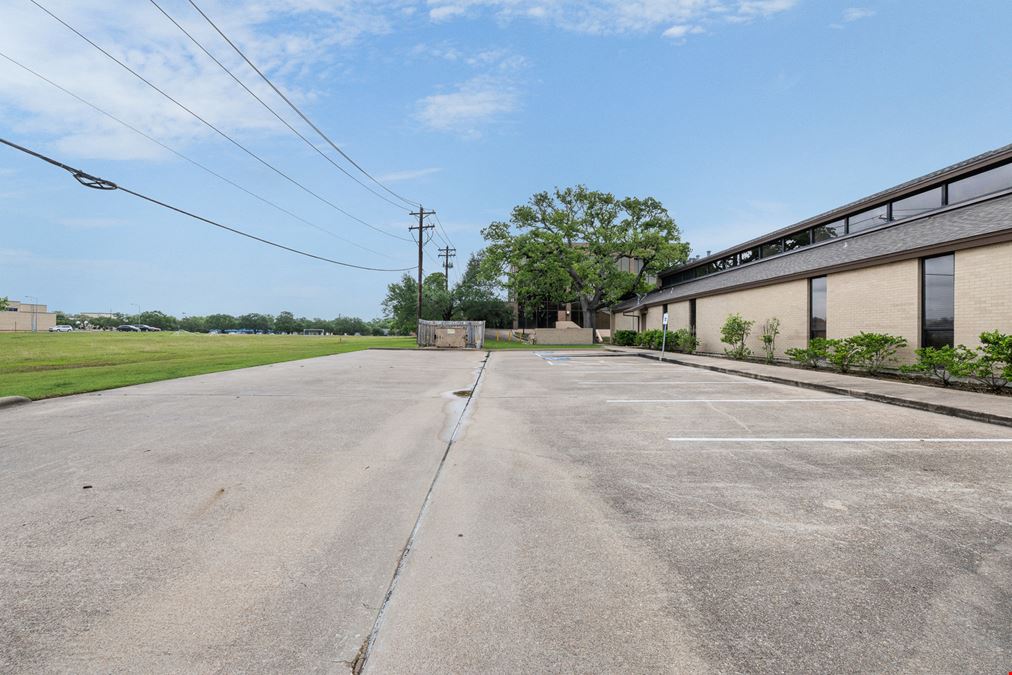 1215 East Villa Maria Road