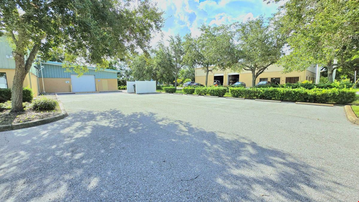 Immaculate Office & Flex Warehouse Building!