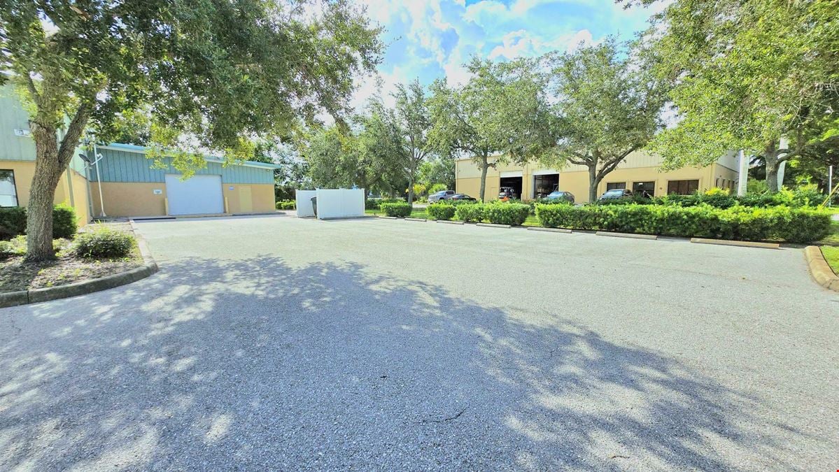 Immaculate Office & Flex Warehouse Building!