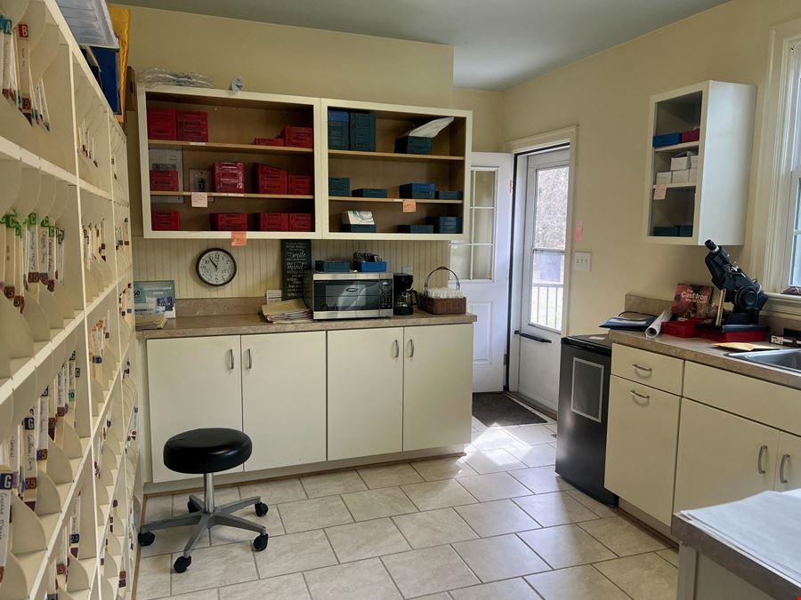 Freestanding Salem Office