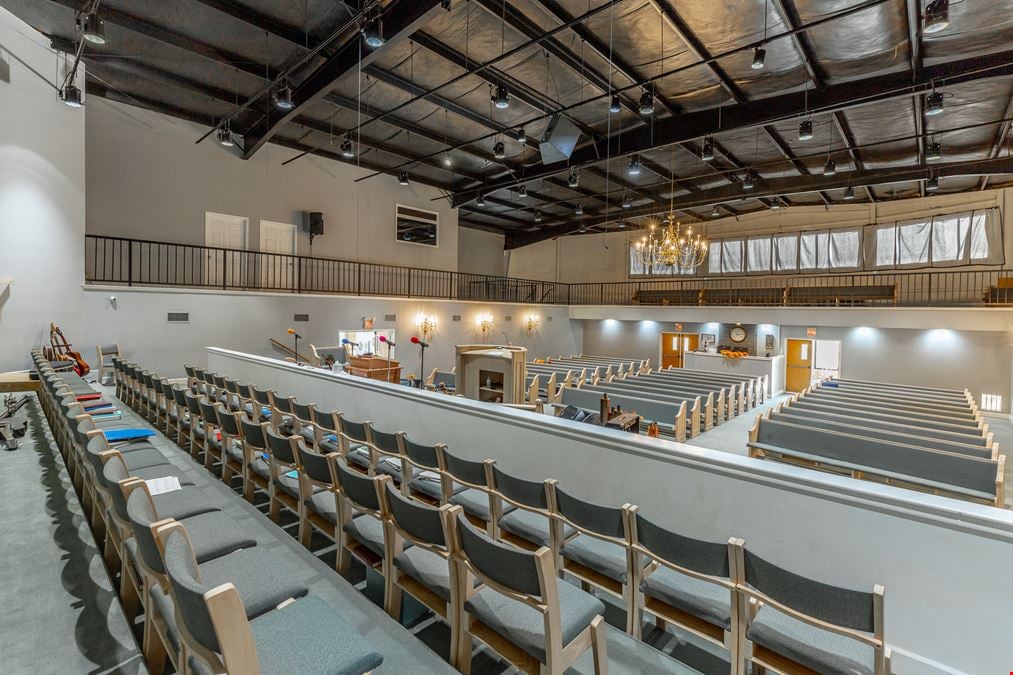 Move-In Ready 9,606 SF Church on 3.8 Acres by Hwy 58 and Hwy 153