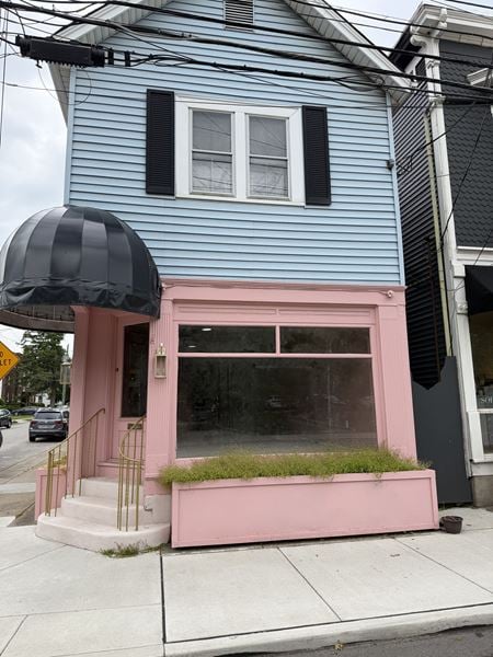 Preview of Office space for Rent at 2759 Observatory Ave