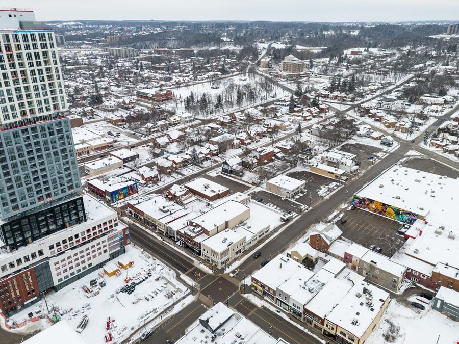 40 Dunlop St W