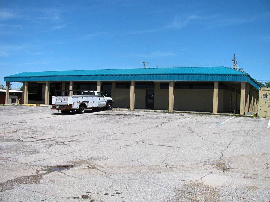10 NW 38th St