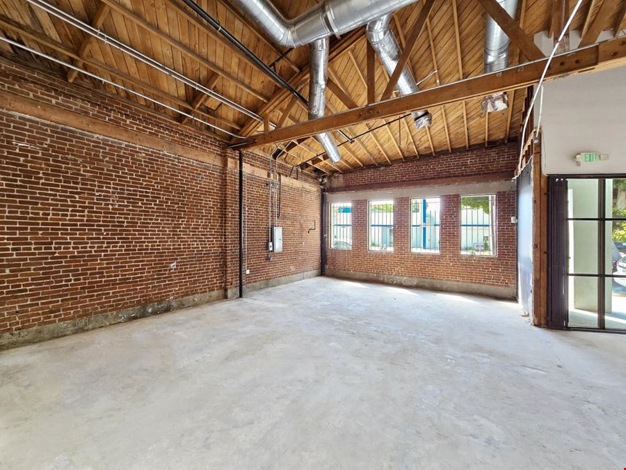Lindblade Media Center