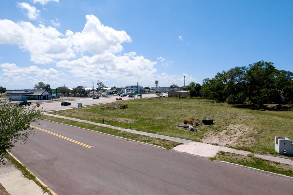 7972 N Tamiami Trl
