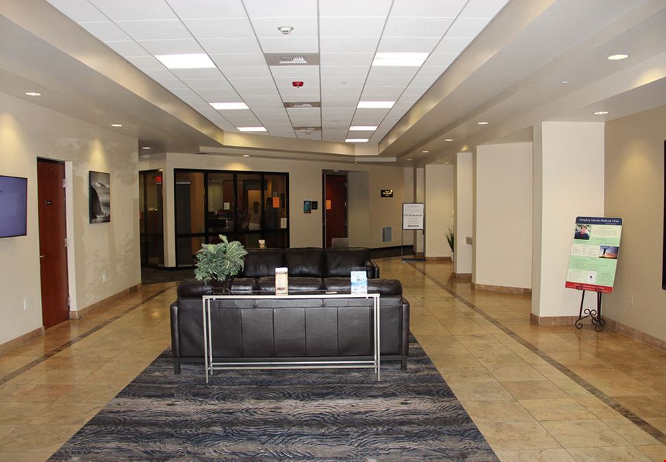 Single Oak Center