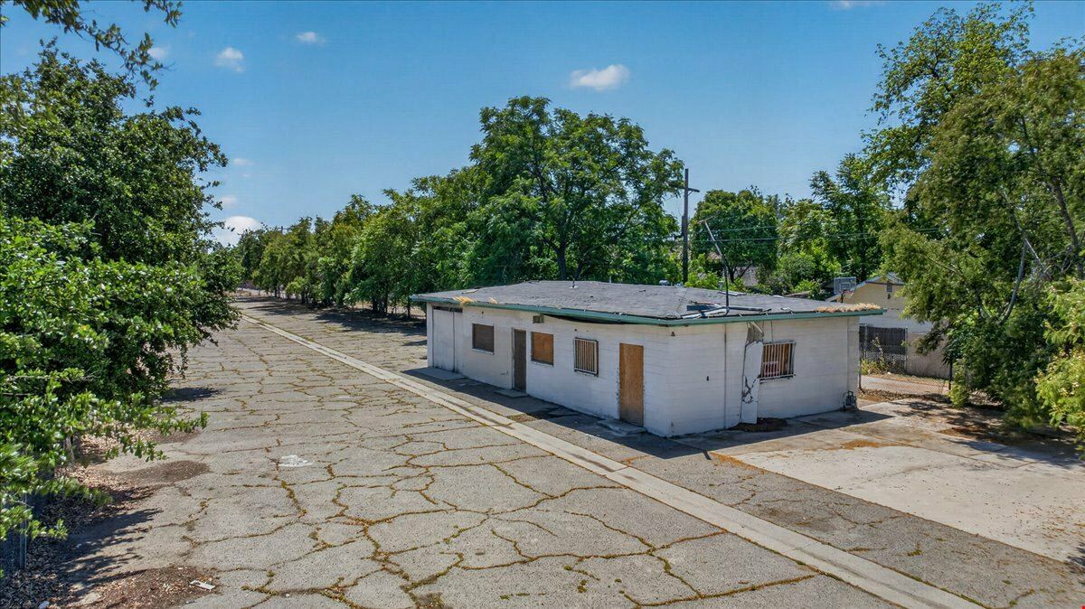 High Exposure Investor/ Owner User Opportunity in Fresno, CA