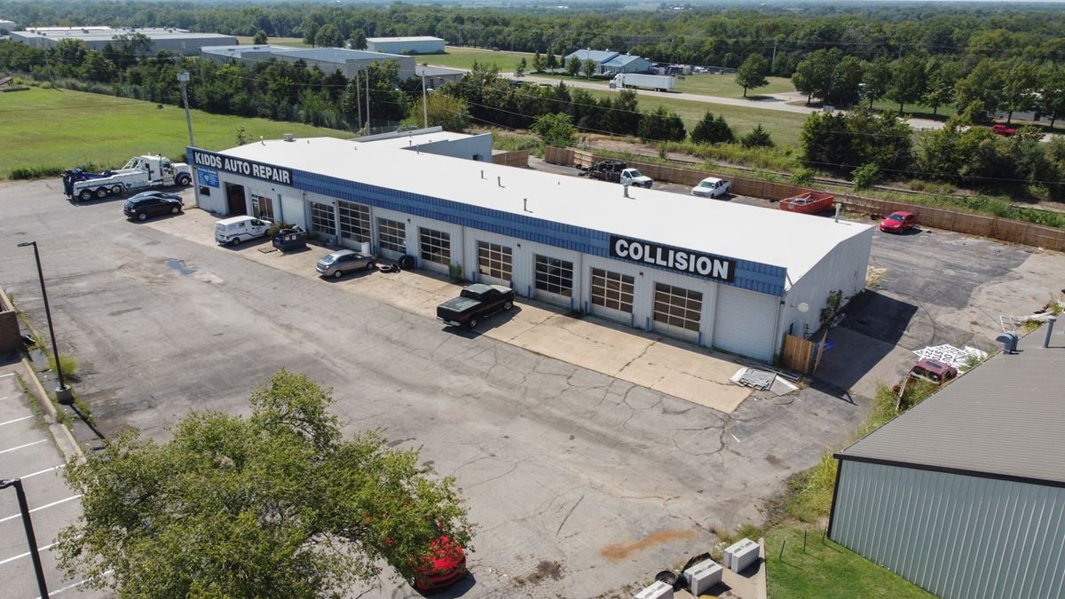 DEALERSHIP & 16-BAY SHOP