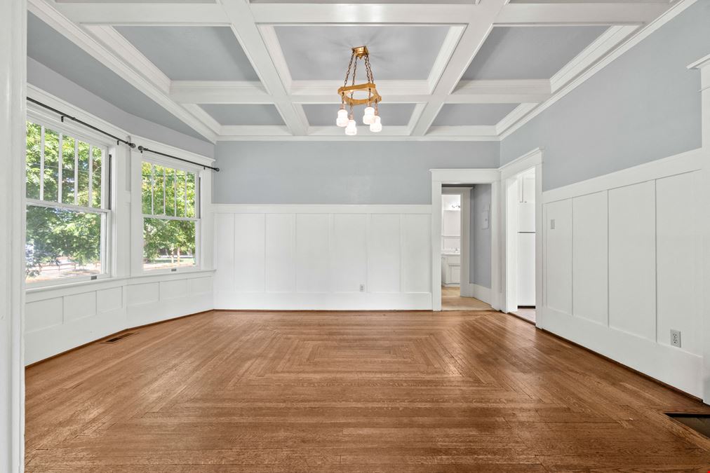544 W 3rd Street