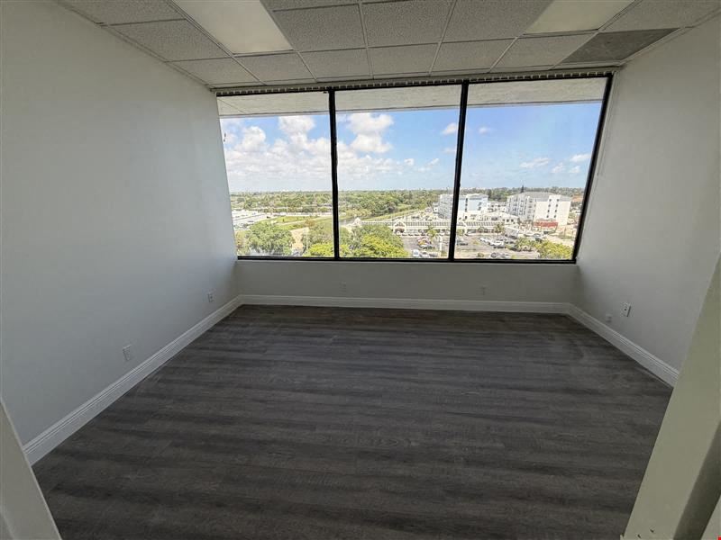 2692 SF Suite 600 Professional and Medical Office Space