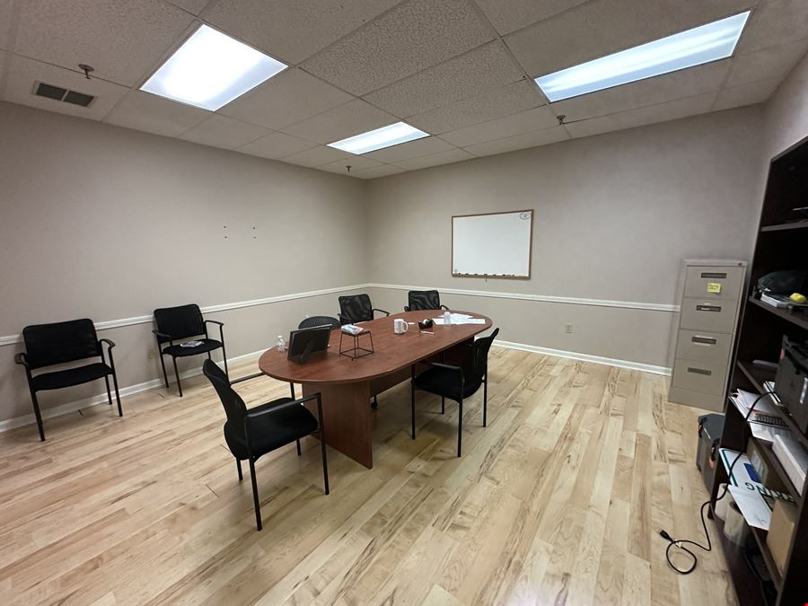 Retail / Office / Studio Space for Sublease