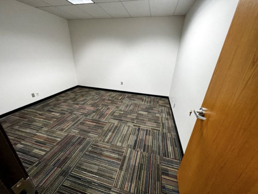 5062 SF Suite 445 Professional Office Spaces in Colorado