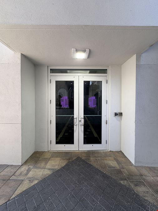 UPSCALE PROFESSIONAL EXECUTIVE OFFICES!