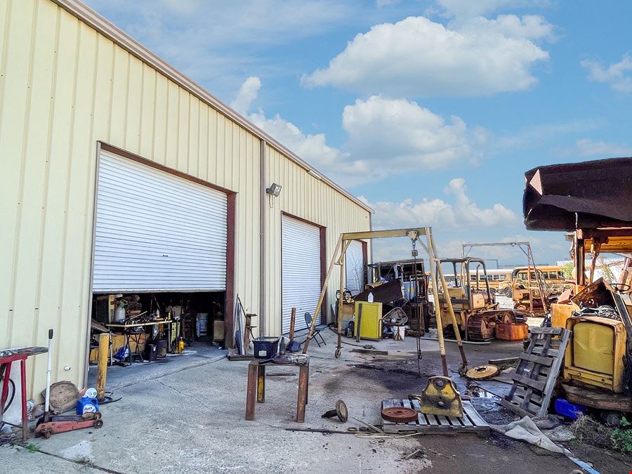 ±3,200 SF Office Warehouse Opportunity with Lay Down Yard