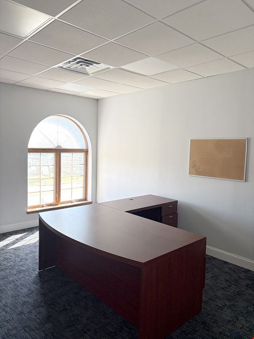 Turnkey Modern Office Suites For Lease