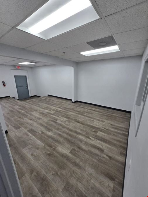 Addison Warehouse Space for Rent - #1738 | 3000-4300 sqft