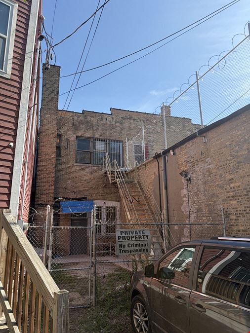 3330 N Milwaukee Ave