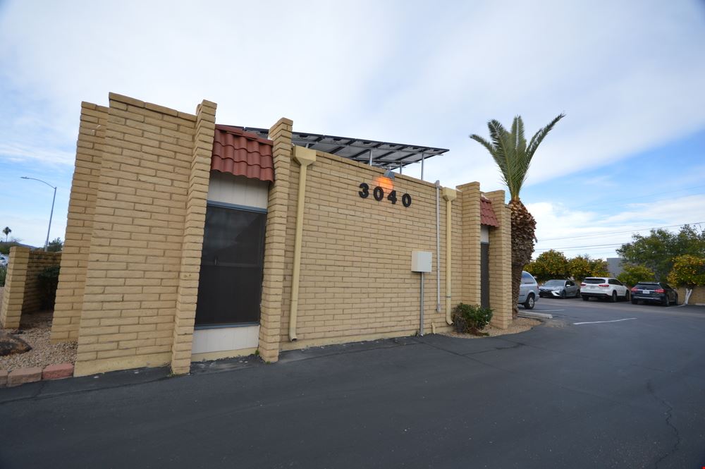 3040 E. Cactus Road