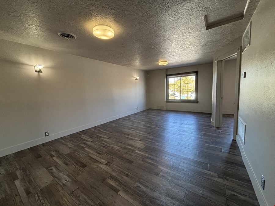 1519 W Main St