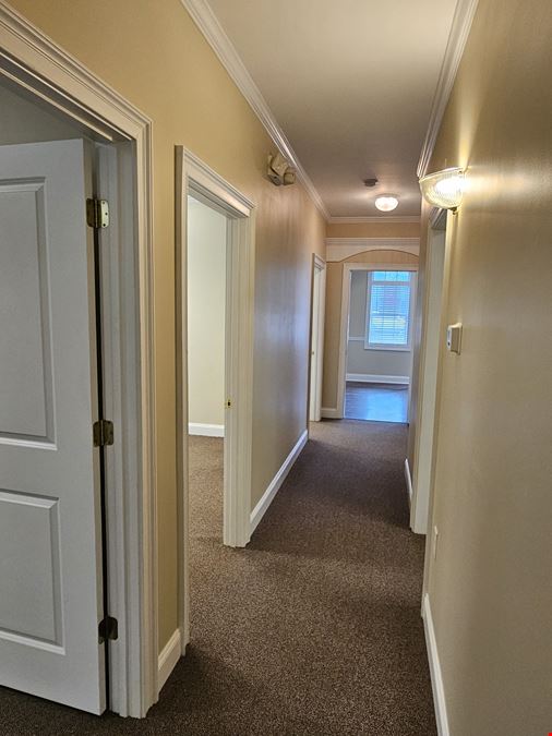 East Maple Place