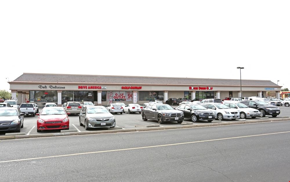 Prime Blackstone Ave Burlington Plaza Space Available