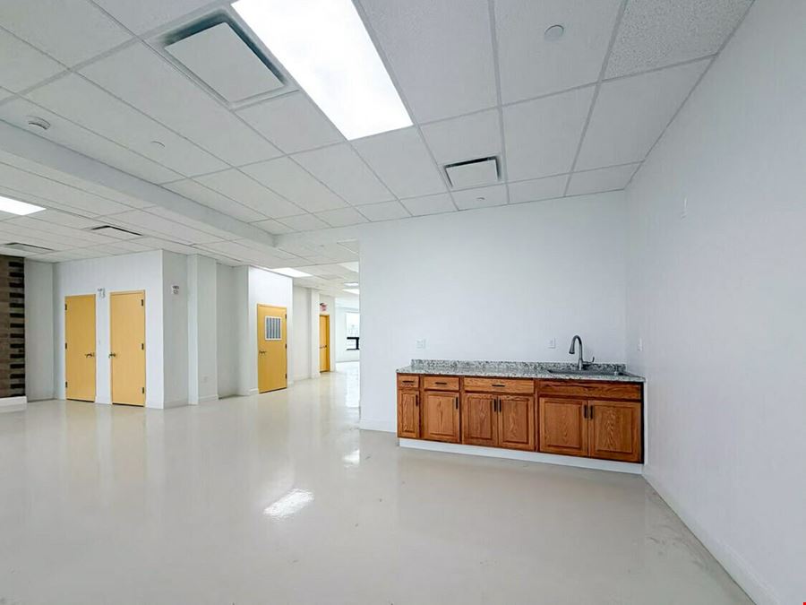4,200 - 8,400 SF | 306 Powers Street | Office & Community Facility East Williamsburg For Lease