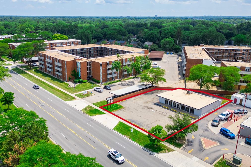 3115 W 13 Mile Rd