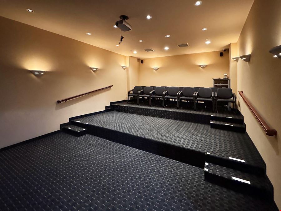 5200 W 78th Street