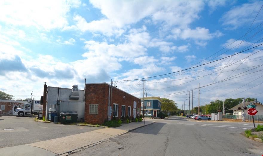 503 Lake Ave