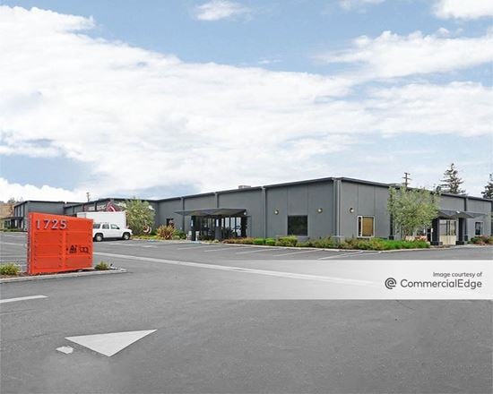 Preview of Industrial space for Rent at 1725 De La Cruz Blvd