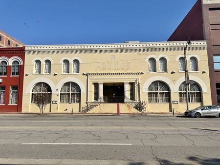 Preview of Restaurant space for Rent at 17 E Sheridan Ave