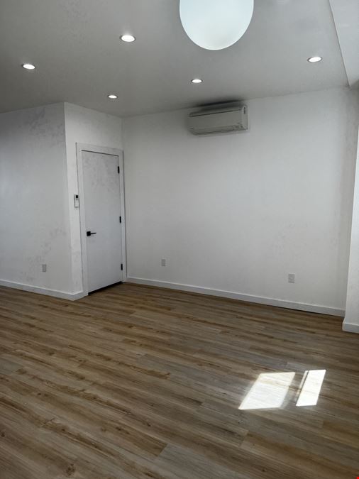 600 SF | 1706 E New York Ave | Vanilla Box Retail Space For Lease
