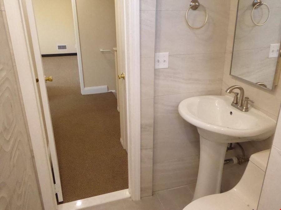 122 Forest Ave Glen Cove