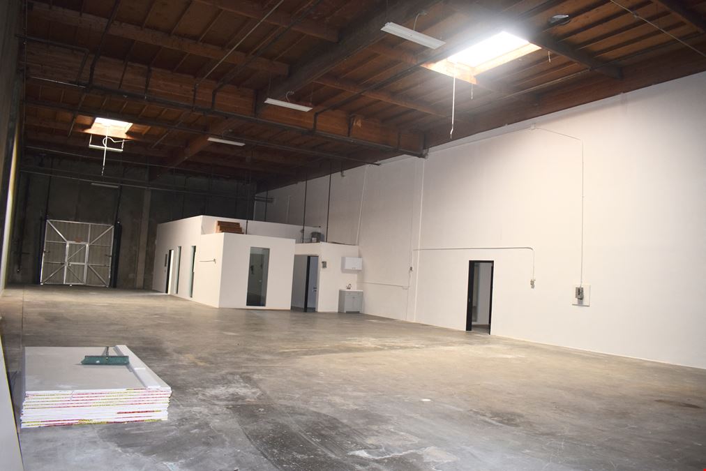 1617 W Rosecrans Ave