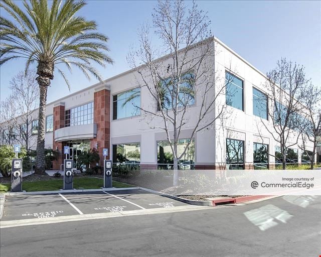 Governor Pointe Business Park - 6220 Greenwich Drive